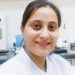 Dr. Rachninder Kaur (Dentist)
