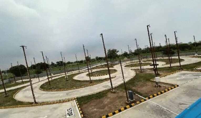 नोएडा में अब नहीं होगा ड्राइविंग लाइसेंस टेस्ट, अब ड्राइविंग लाइसेंस बनवाने के लिए जाना होगा दादरी