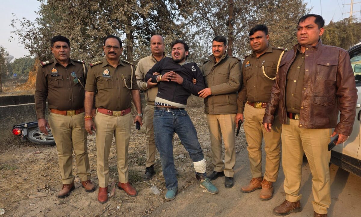 la residentia greater noida west chain snatching accused injured in police encounter