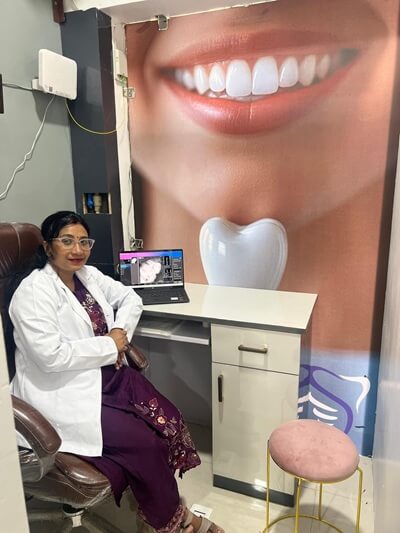 Dr. Akanksha Sinha (Dentist)