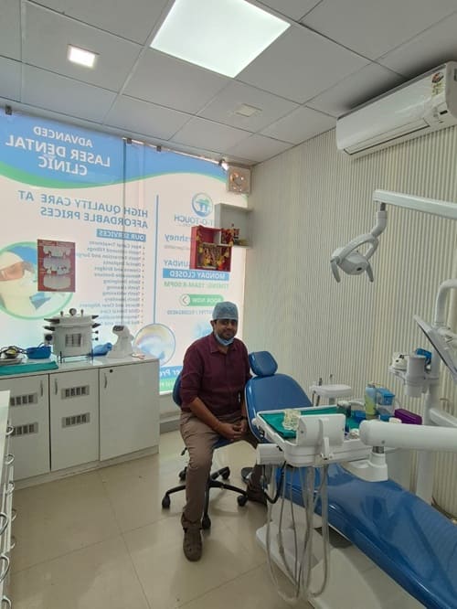 Dr. Anuj Varshney (Dentist)